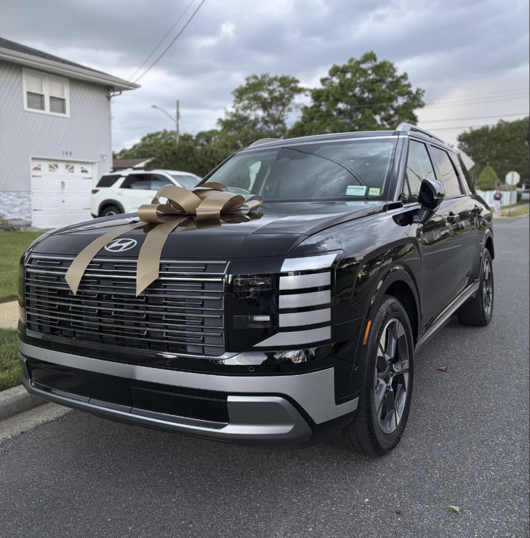 2026 Hyundai Palisade Limited SUV lease delivered to Nicole on Long Island